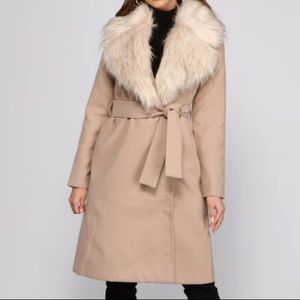 Windsor Fuzzy Collard Long Coat. Size M.